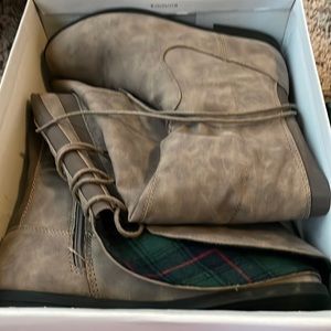 L4L tall boots. They were a gift but never fit me.